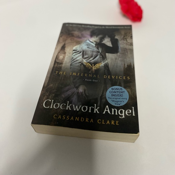 Clockwork Angel - Picture 3 of 7